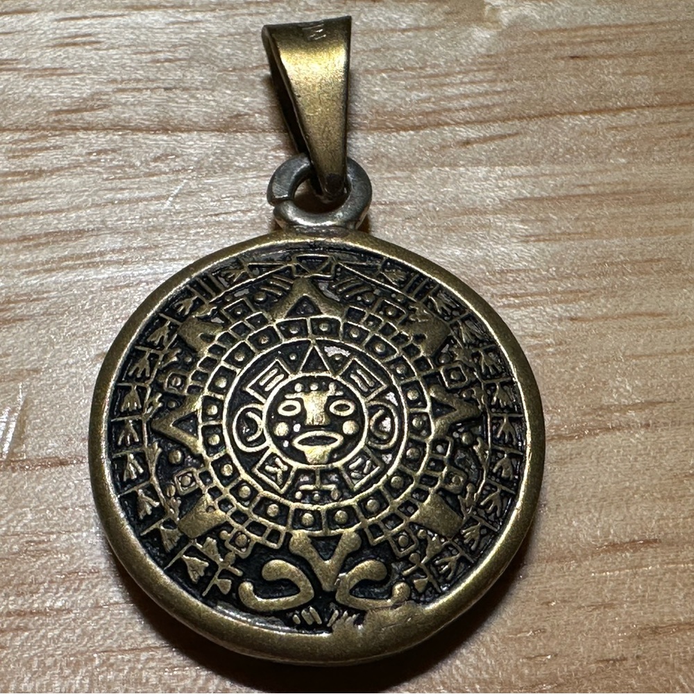 Vintage taxco black onyx turquoise Mayan calendar pendant